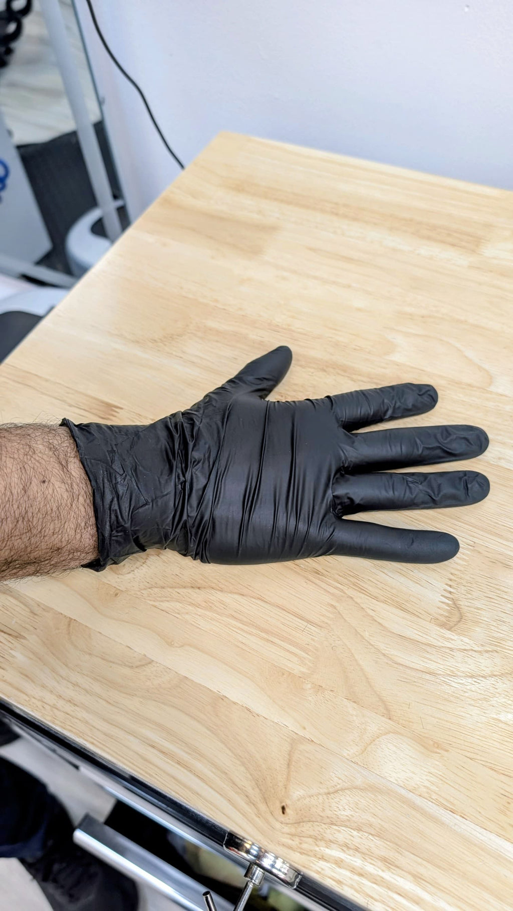 CesarScissors Premium Barber Gloves – Black Nitrile